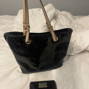 Black Micheals Kors purse with wallet